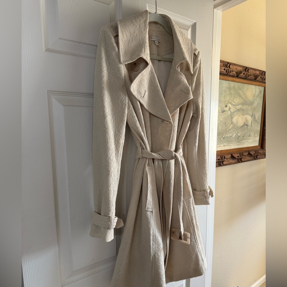 Eva Mendez ivory lace trench coat size M